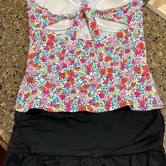 WOMEN’S 2 PIECE SWIMSUIT. BEACH HOUSE TOP, SIZE 12. BOTTOMS ARE SIZE L. - Picture 3 of 3